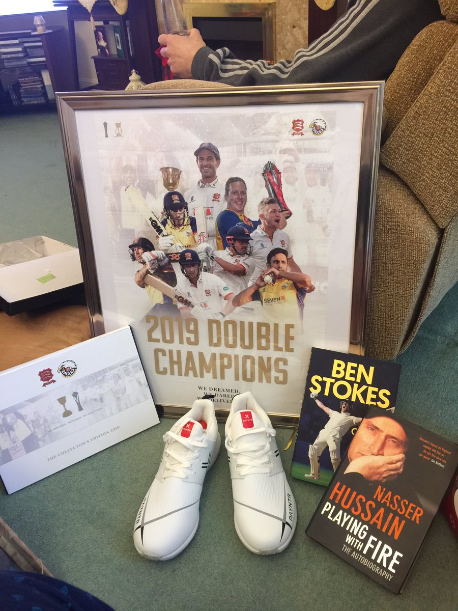 DPStevens63's tweet image. Merry Christmas @BillyBays4 
Thank you to @EssexCricket for all the gift ideas 🏏🏏🏏🏏
#Howzat
#loveXmas
#rollon2020