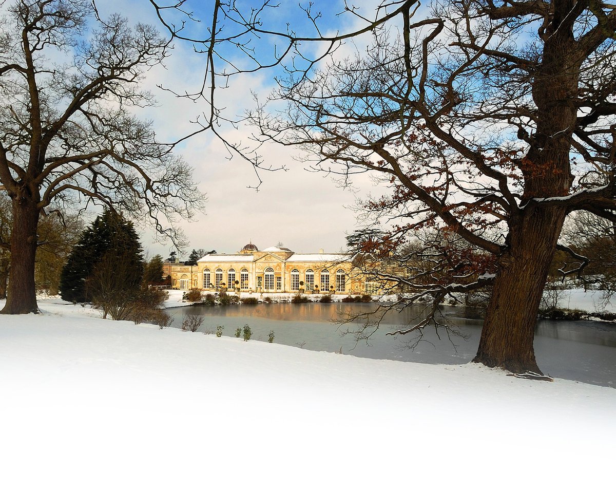 A very Merry Christmas, we hope you have a wonderful day. It may not be a white Christmas, however we hope it is merry &amp; bright. 

#WeWishyouaMerryChristmas #Christmas2019 #Family #Team #Weddingvenue #LuxuryWeddings #Weddings #Stunning #Love