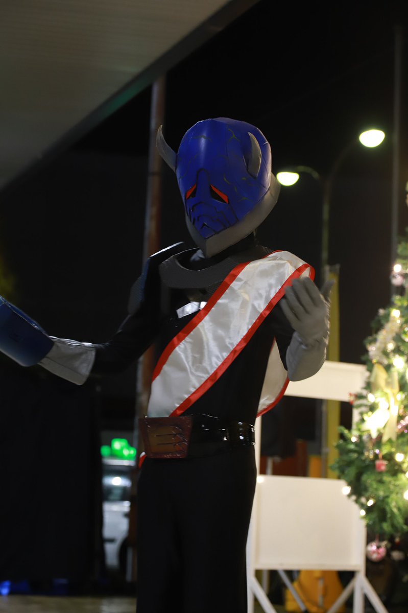 熱風 Sg戦士なつレンジャー クリスマスにちなんで クリスマスツリー前でのヒーローショーの画像貼ります パート1 クリスマス メリークリスマス なつレンジャー イチゴちゃん ヒーローショー ローカルヒーロー ご当地ヒーロー エリアヒーロー