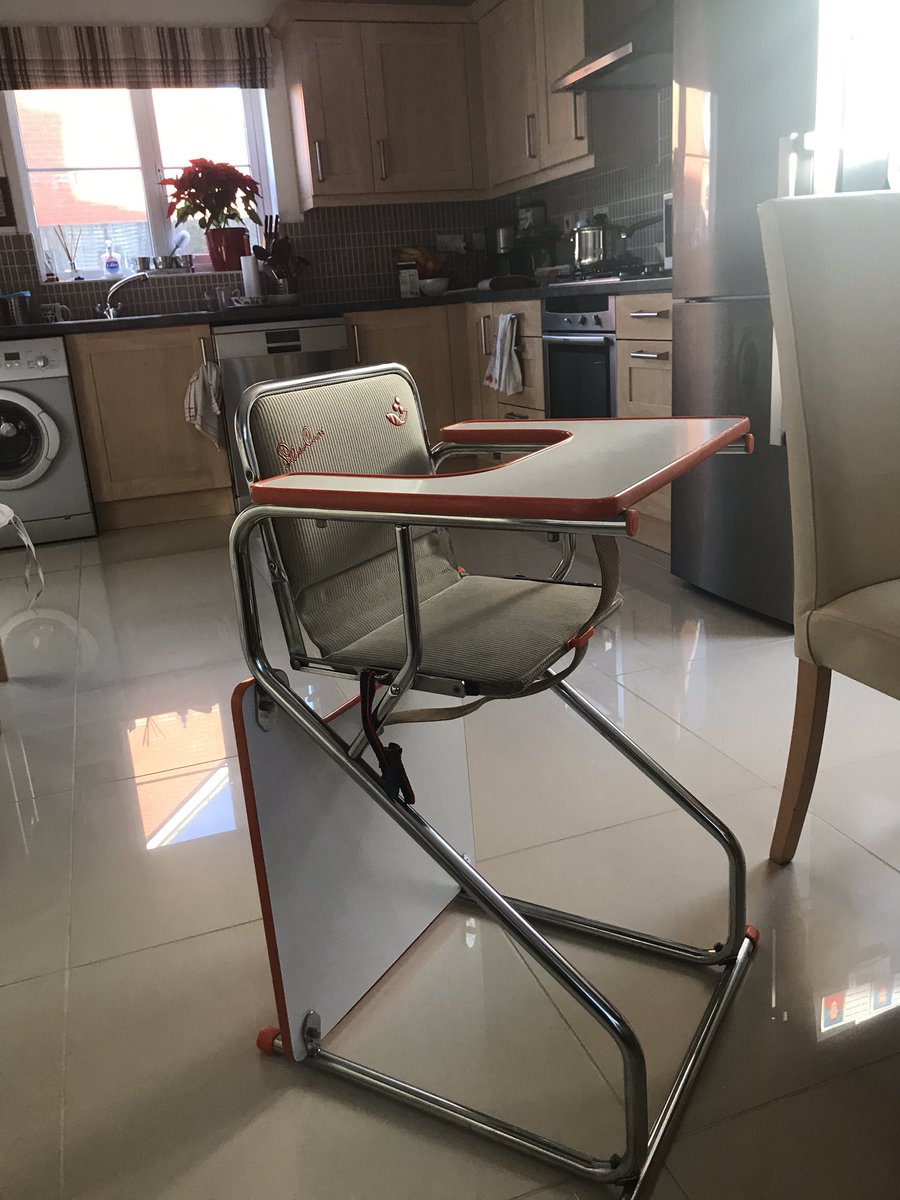 emrysjohn's tweet photo. @SilverCross_UK this chair is over 40 years old and the 9th baby girl will enjoy Christmas lunch in it today. Amazing chair @lowribreed @meganwyn @niajohn83 https://t.co/r0Wgo2bmnj