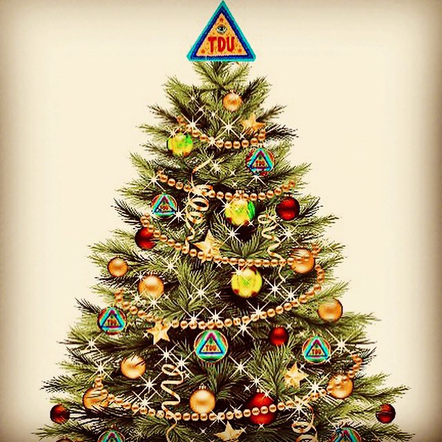 DilationUnit's tweet photo. 🎄Merry Christmas 🎄 
https://t.co/XLe9X3Z3Qe

#christmas #merrychristmas #xmas #christmastree #timedilationunit #music #wearewormhole #Spotify https://t.co/LXMPUzZ0GO