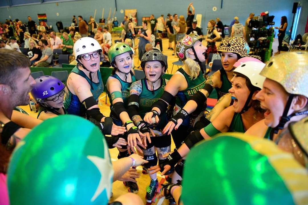 On the 12th day of Christmas the Ravens sent to me…
The incredible #ChartistCup tournament! 💚 Our goal was to showcase #rollerderby to #Newport, to bring the community together and reach people from all walks of life who had never seen a game before, and what a show it was!