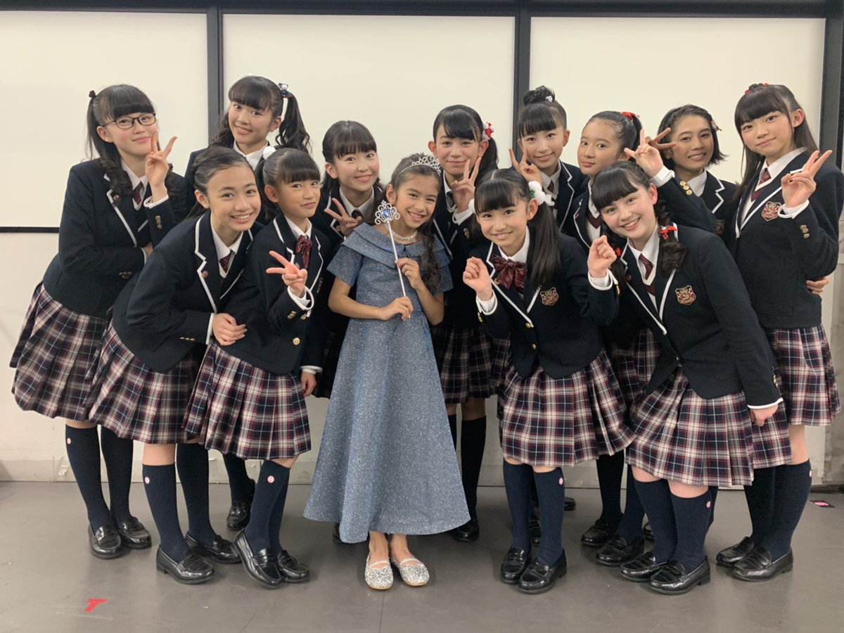 さくら学院 職員室 改めまして昨日は さくら学院 19 Happy Xmas にお越しいただいた皆様 来れなくても応援してくださった皆様本当にありがとうございました Merry Xmas 素敵なクリスマスをお過ごしください