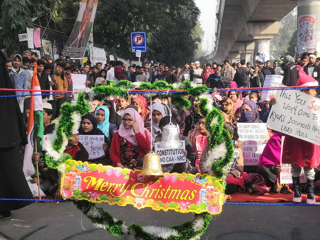 Celebration and happiness has no religion! That is the beauty of this country for which all of us need to stand up! From the #CAA #NRC protest site outside #JamiaMilliaUniversity ! Pic courtesy: Jamia students