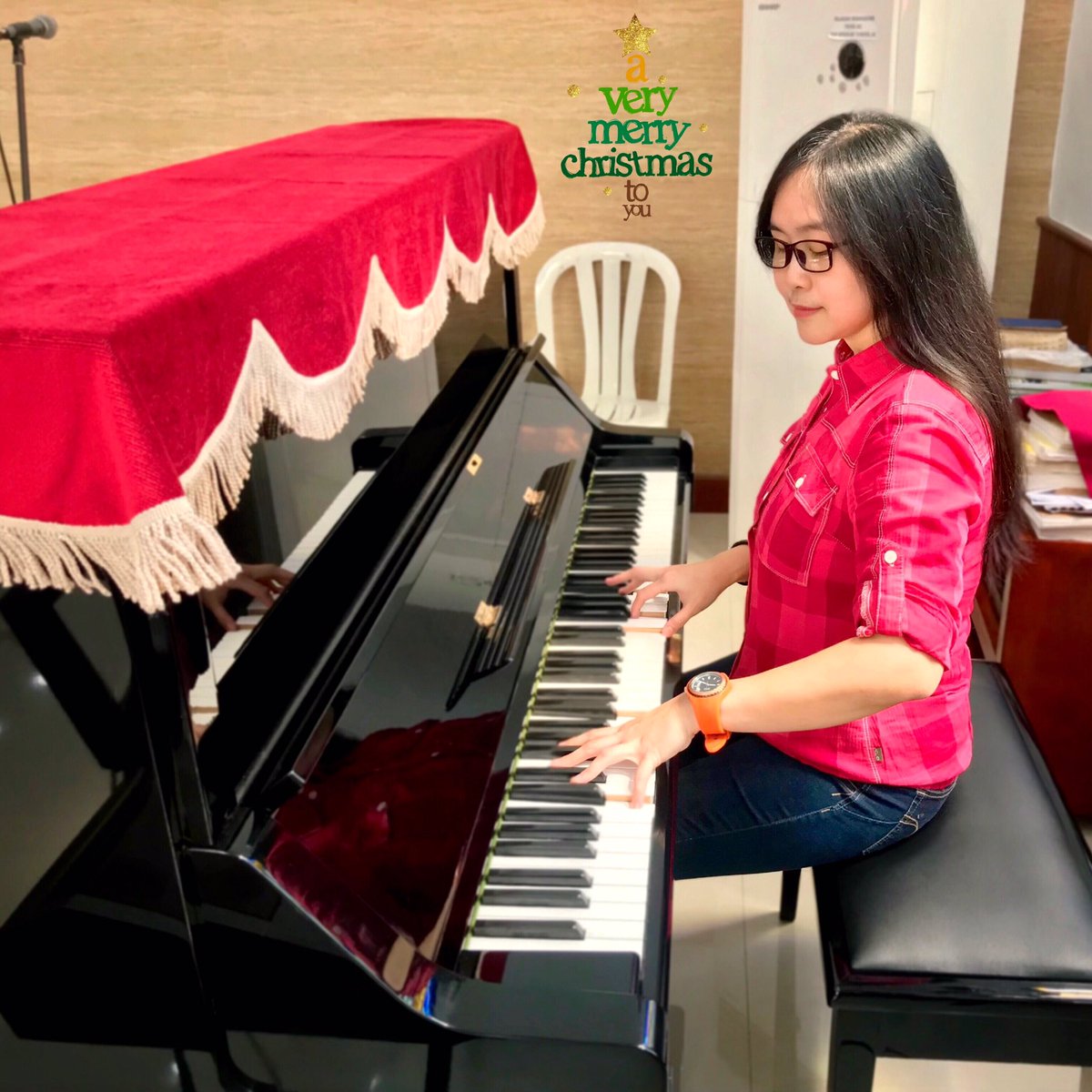 shierlylin's tweet photo. Let us have music for Christmas. A symphony of love that resounds throughout the year. Let each of us try, with a song in our hearts, to bring peace to men on earth. Wish you all a Merry Christmas and a very Happy New Year! God bless!

#Christmas #ChristmasDay #SeasonsGreetings https://t.co/YFiw958jdT