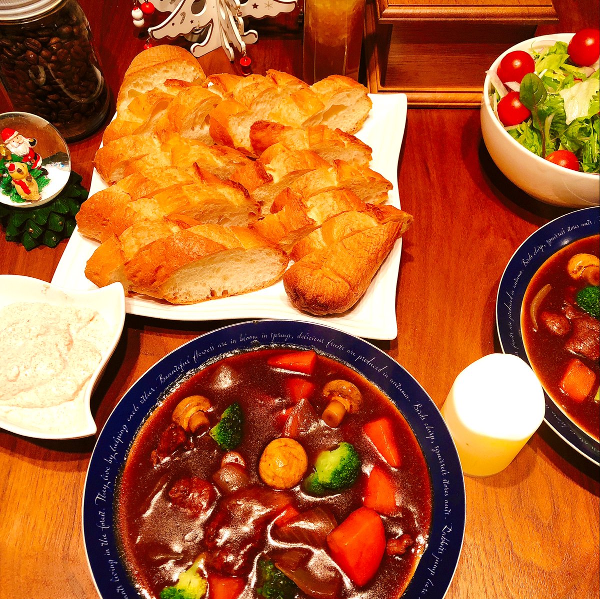 菅田菜々子 Merry Christmas 今日はクリスマス 本番 ビーフシチュー サラダ バゲット 明太子サワークリームディップ ビーフシチューは安い牛すじ肉だけど前日に煮込んだので柔らかく仕上がった ぜ ディップは漫画 きのう何食べた でシロ 菅田菜々子 Merry Christmas 今日はクリスマス 本番 ビーフシチュー サラダ バゲット 明太子サワークリームディップ ビーフシチューは安い牛すじ肉だけど前日に煮込んだので柔らかく仕上がった ぜ ディップは漫画 きのう何食べた でシロ