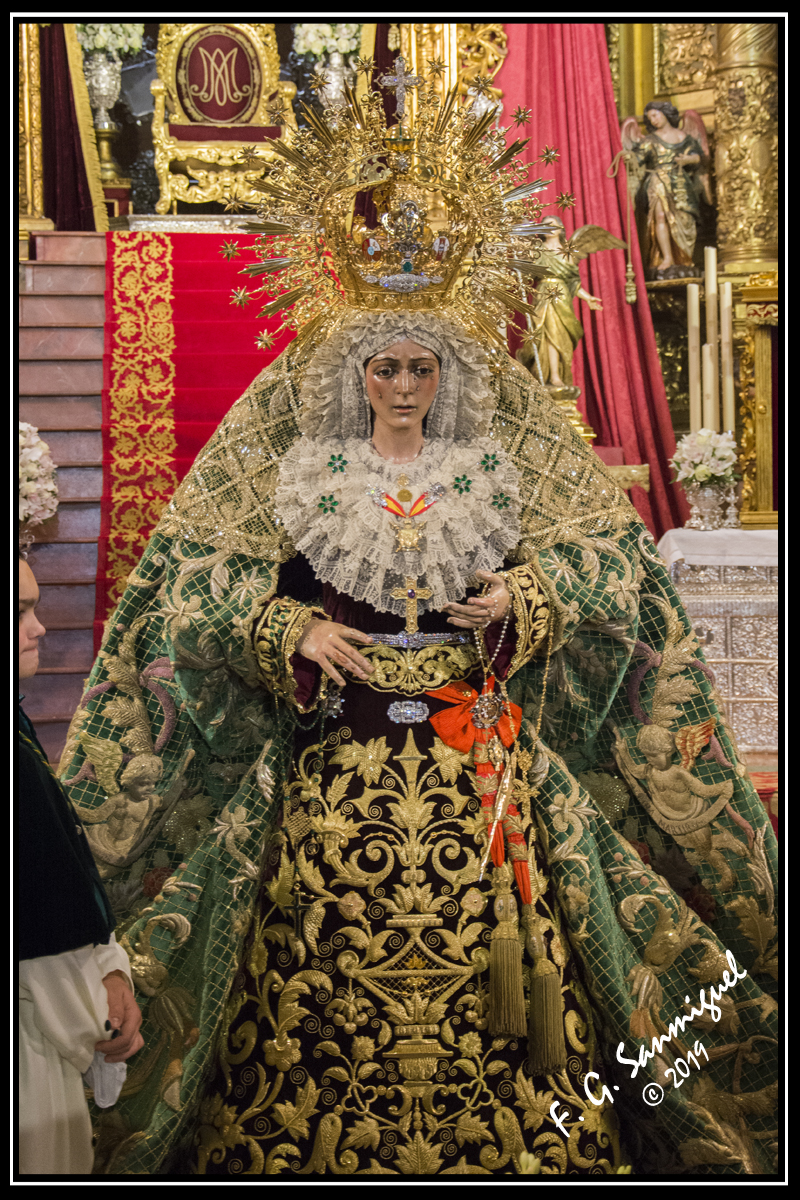 El Besamanos a María Santísima de la Esperanza Macarena en imágenes en Noticias Cofrades de hermandaddelapasion.org