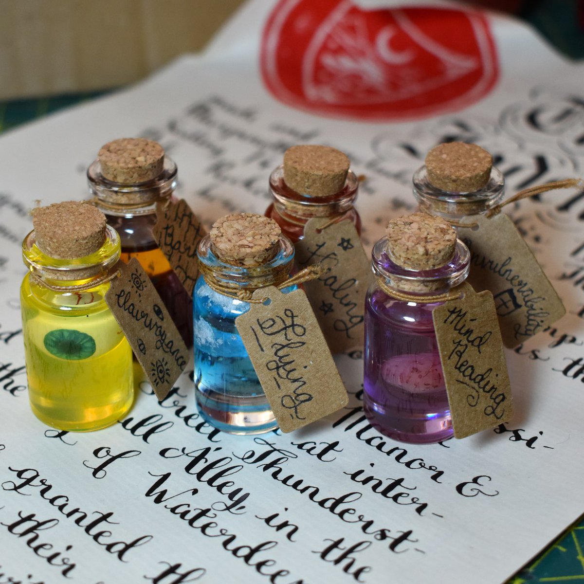 suetyfiddle's tweet photo. Got a ridiculous multi-prize #dndgiveaway running on my Instagram account with @CritTreasures
Spread the word, guys!
#dnd #giveaway #dice #polyset #dicebox #ttrpg #pathfinder #dndprops #merrycritmas #critmas https://t.co/av7OTVEfbE