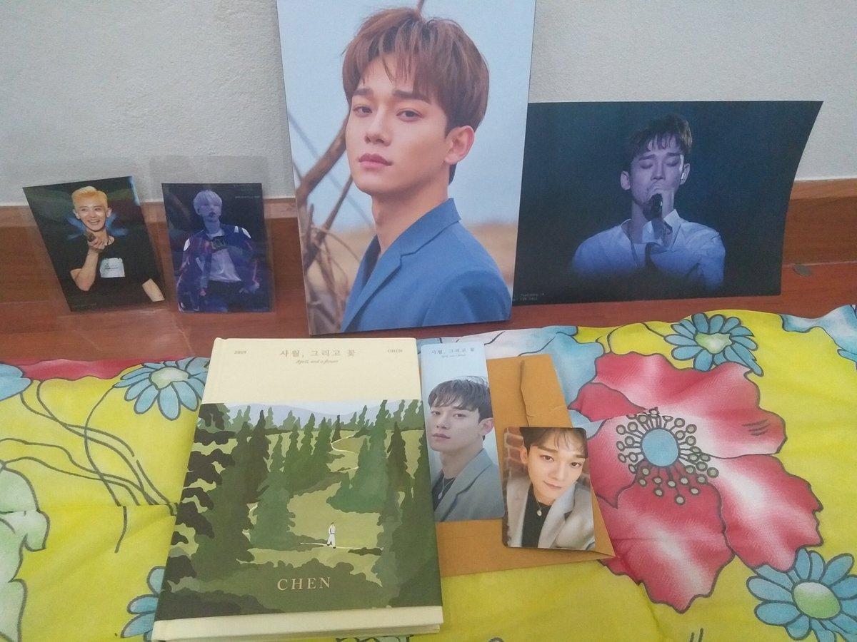 Kimjongdaekat's tweet image. 🎄ขอบคุณกิจกรรมดีๆครั้งนี้มากๆเลยค่ะ ห่อมาดีมากๆเลยมาถึงวันคริสต์มาสพอดี 
งื้ออัลบั้มดีมากๆเลยรูปคืองานดีทุกหน้า หวี๊ดการ์ดหนักเมนน่ารักปุ๊กปิ๊กเกินไปหัวใจเต้นหนักมากเลยแม่จ๋า
@yaoiisgod
#EXO
#EXODEUX 
#obsessionwithexo