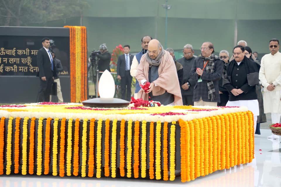 On the birth anniversary of Shri Atal Bihari Vajpayee, President Kovind paid homage to India's former Prime Minister at 'Sadaiv Atal', the samadhi of Atal Ji in New Delhi.