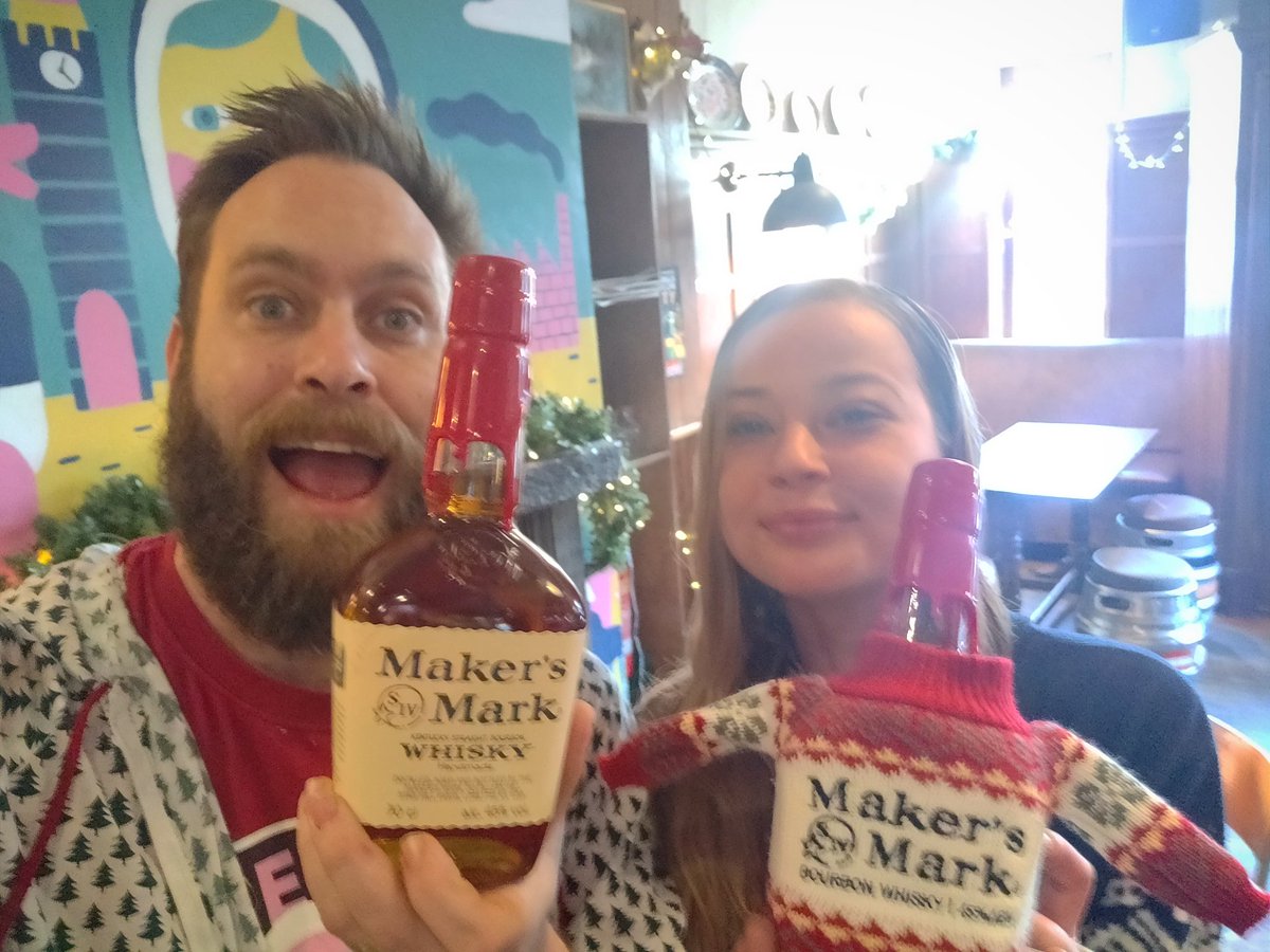 theoldnunshead's tweet photo. The management team here is very in tune with each other, we got each other the same present.
We're open 12-3pm today.
MERRY CHRISTMAS NUNHEAD
#samepresent #whisky #nunhead #SE15 https://t.co/bOGbuH93Zz