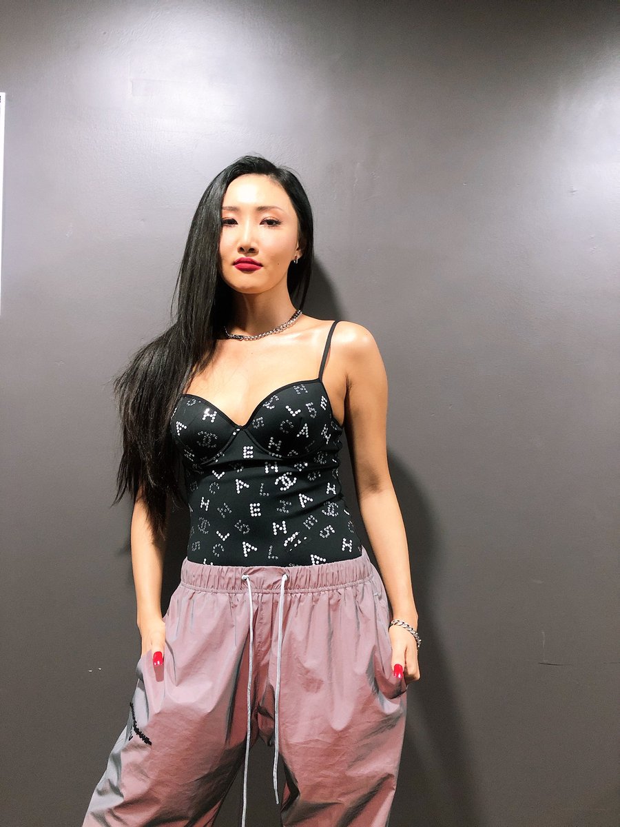 [#마마무]
무무들! 2019 SBS 가요대전 
모두 본방사수하셨나요⁉️
크리스마스의 선물 같은 우리 맘둥이들과 함께 오늘 하루도 알차게 마무리🤟
ps. 무무들 조심히 가요😘

#MAMAMOO #2019SBS가요대전