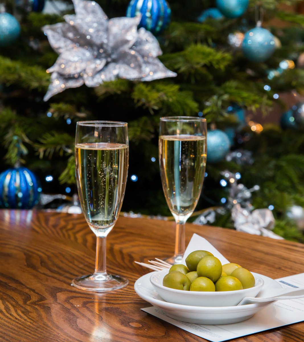 We wish you a Merry Christmas 🥂
