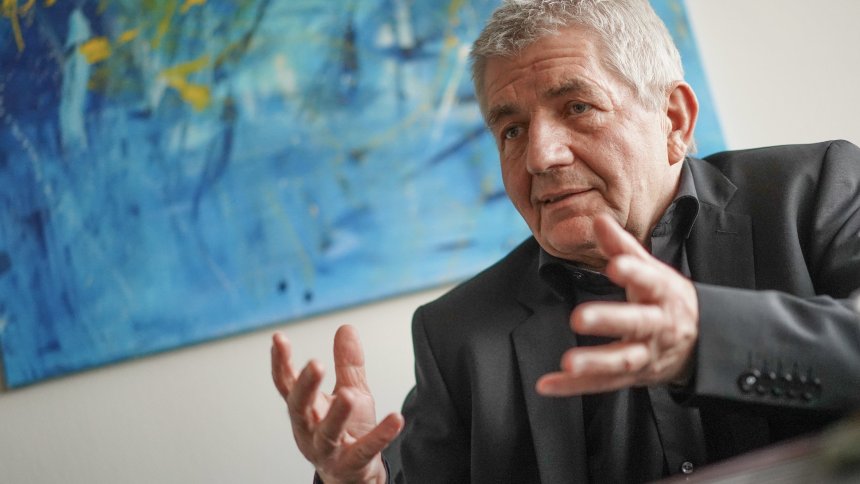 Promotion bei der Geheimpolizei: Jahn will Stasi-Doktortitel kennzeichnen lassen dlvr.it/RLvbmR