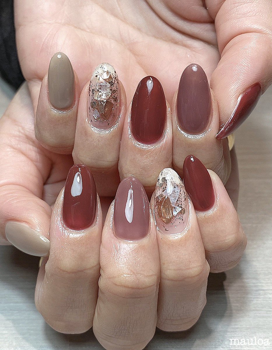 Mauloa A Twitter 色の組み合わせがかわいい いつもありがとうございますっ ネイル 冬ネイル 冬ネイル 19 ボルドーネイル デザインチップ 阿部野 Naildesign ミラーネイル Mananails くすみカラーネイル Nail グリッター ネイル Newnail シアーネイル