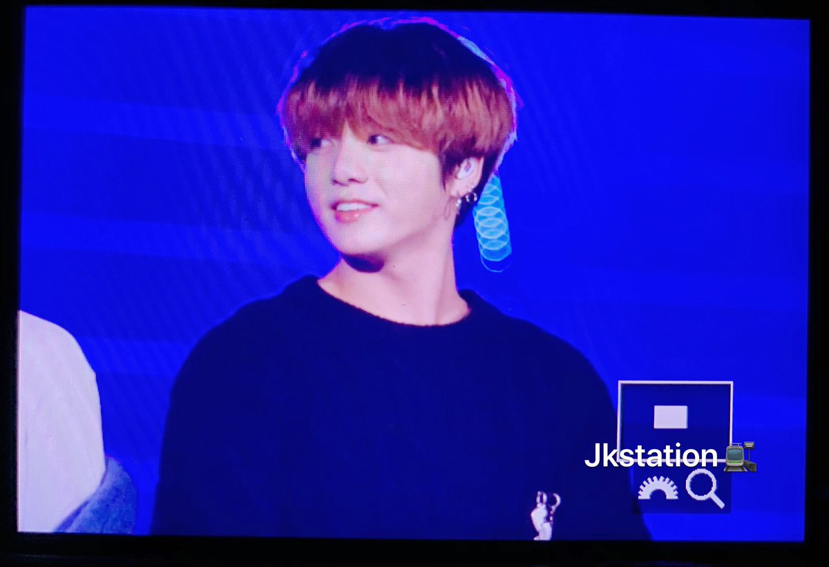 StationJk's tweet photo. 191225 SBS가요대전
 #정국 #JUNGKOOK #BTS⁠ ⁠⁠ ⁠⁠ ⁠⁠ ⁠⁠ ⁠ 
@BTS_twt
🐰🚉 https://t.co/X89OL1hvvr