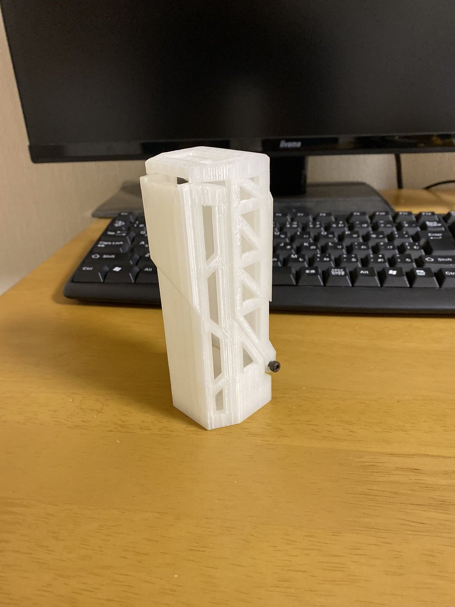 pomdemSR16's tweet image. ラムネホルダー
森永ラムネ好きすぎて常にベルトにつけて携行するために1ヶ月かけて試作5個作っちゃいましたね
#FLASHFORGE 
#CreatorPro