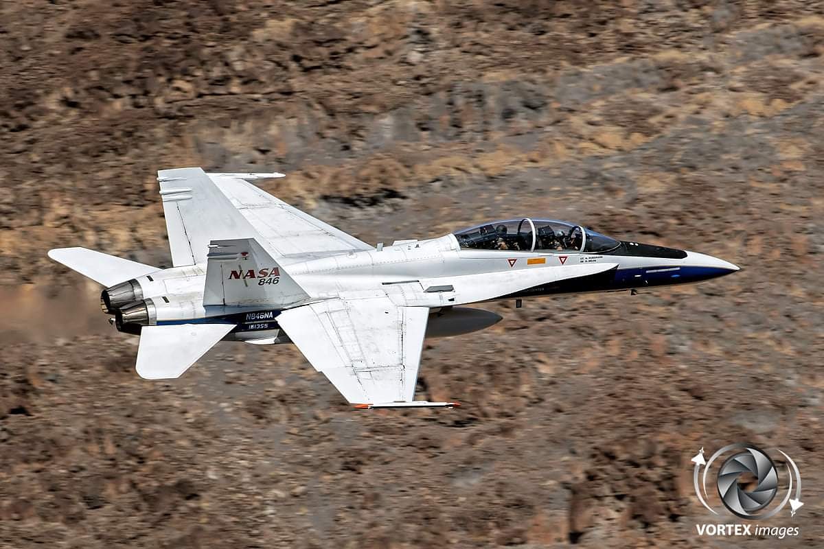 A F/A-18B from NASA's Armstrong Flight Research Center screaming through the Jedi transition.

© VORTEX-images / R. Coenders

#aviationphotography #hornet #nasa #armstrong #research #jeditransition