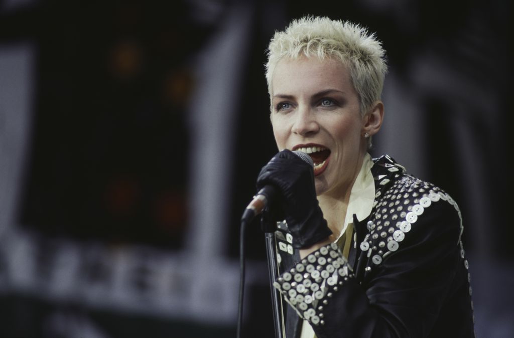 Happy 65th birthday Annie Lennox! 