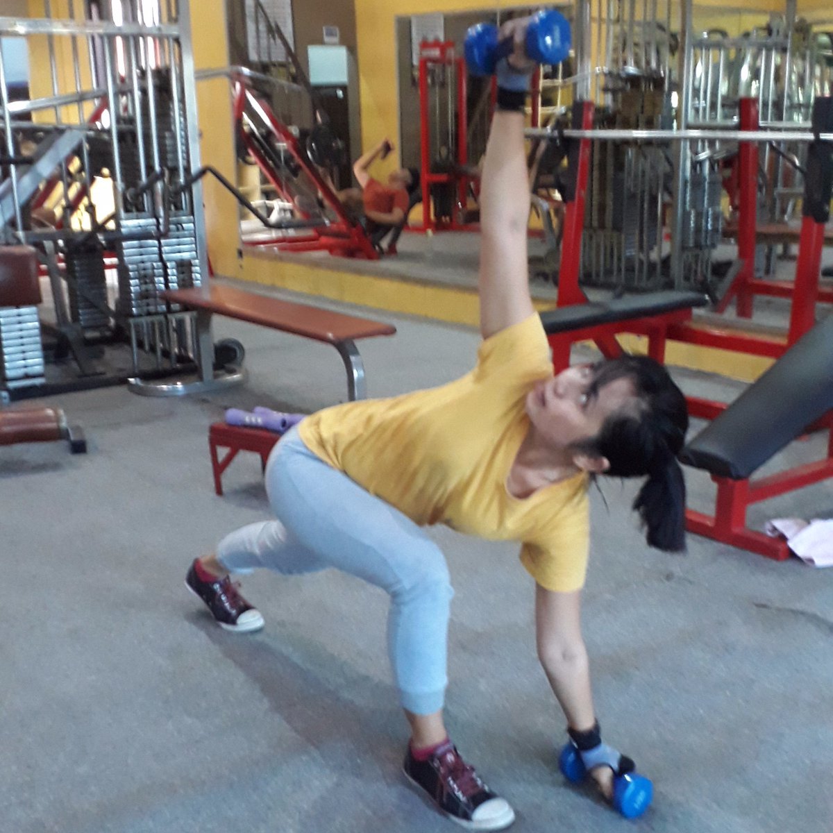 asih15097910's tweet photo. Dan gara2 dia..
skr BBku turun...
kan nyakitin
#fitness
#FitnessGirl
#gymsemarang
#gym
#barbeltime https://t.co/wbcFlhrV1h