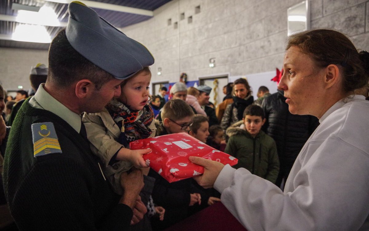 1er_Tirailleurs's tweet image. Le 1er régiment de Tirailleurs vous souhaite un très joyeux Noël 🎁 🎄 #noel2019 #noel #7bb