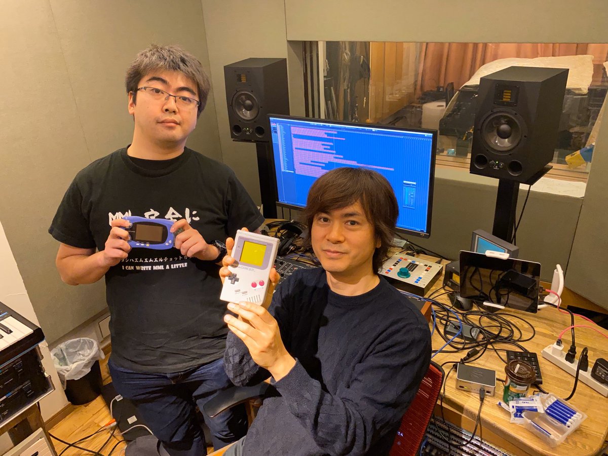 hydden0310's tweet photo. はい、というわけで今日はエインシャントさんのSwitchゲーム「すすめ！！まもって騎士」のGB・ワンダースワン音源の収録で、古代さん( @yuzokoshiro )のスタジオにお邪魔してきました！各ハードの特性を活かした内容となっておりますのでどうぞオタノシミニ。。。！ #すすまも https://t.co/9GFkiKGFIf