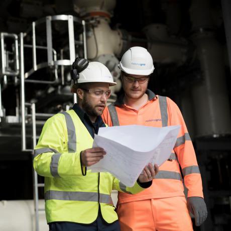 EngineerLondon's tweet image. A #MerryChrismas to all the engineers working around the clock keeping our lights on over the holiday. It’s not my turn this year but the Doctor is always available @IanBottomer 😉 #TheJobThatCantWait #GreenerGrid #Engineering Look after those volts ⚡️