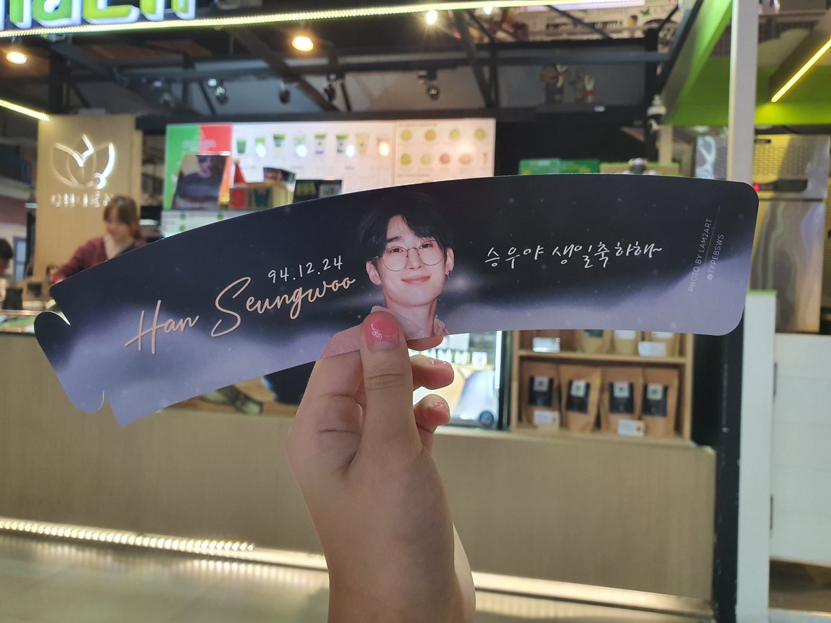 ChaNM89307756's tweet photo. คาเฟ่ที่ ChaEN ไอติมสั่ง level3 แหนะ เข้มข้นมั่ก! ราคา59บาท/scoop คัพสลีฟน่ารักปุกปิก มีมุมรูปพี่ตึงอูนิสนึงด้วย แต่ไม่ได้ถ่ายไว้😂 #BDAY1224HSW https://t.co/lT2RTugGMO