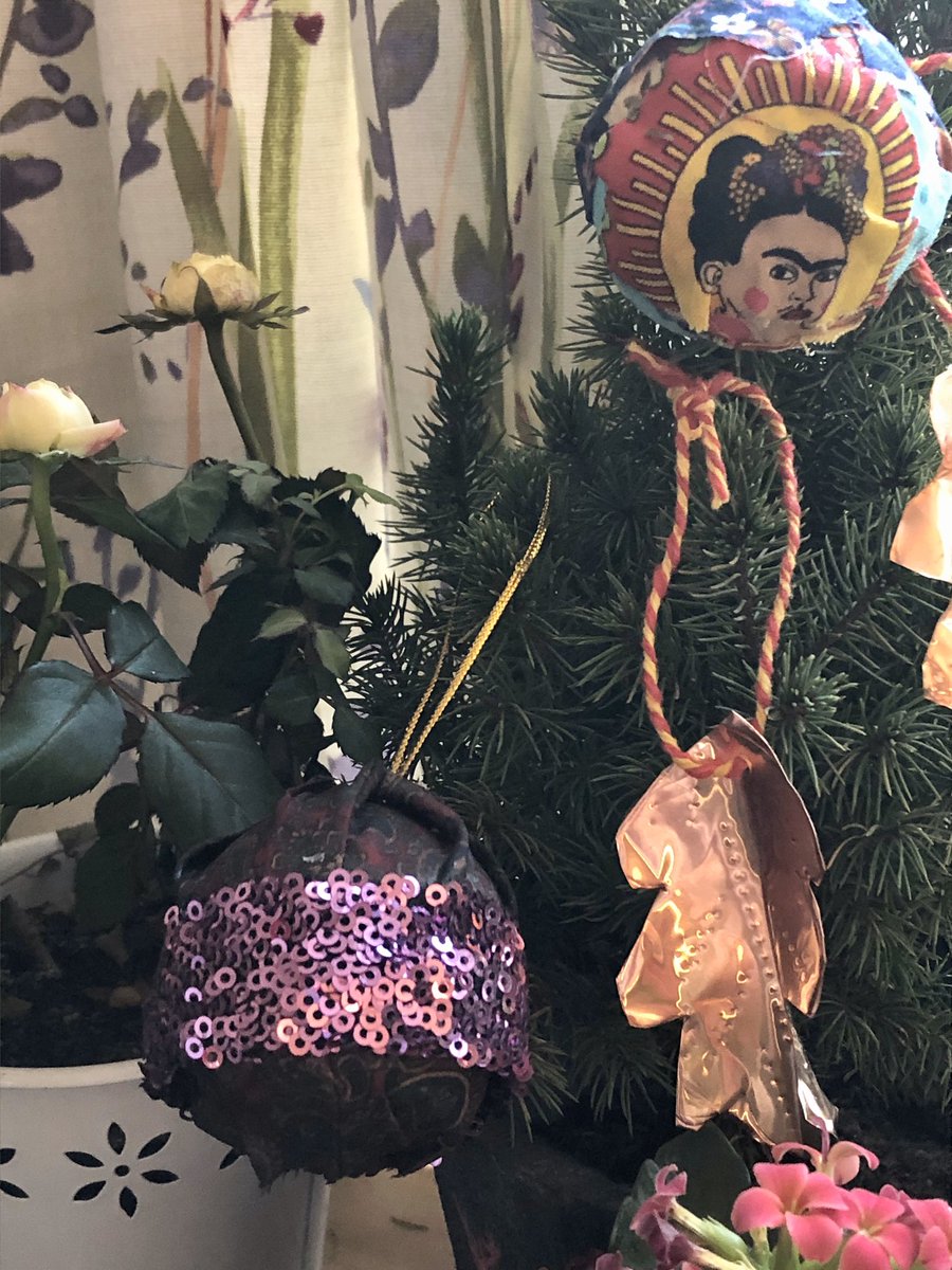 sardav64's tweet photo. Mine and @rachelrsophie home made #christmasdecorations from @ThePeninsulist #SampleChristmas https://t.co/HgOtpt0kTf