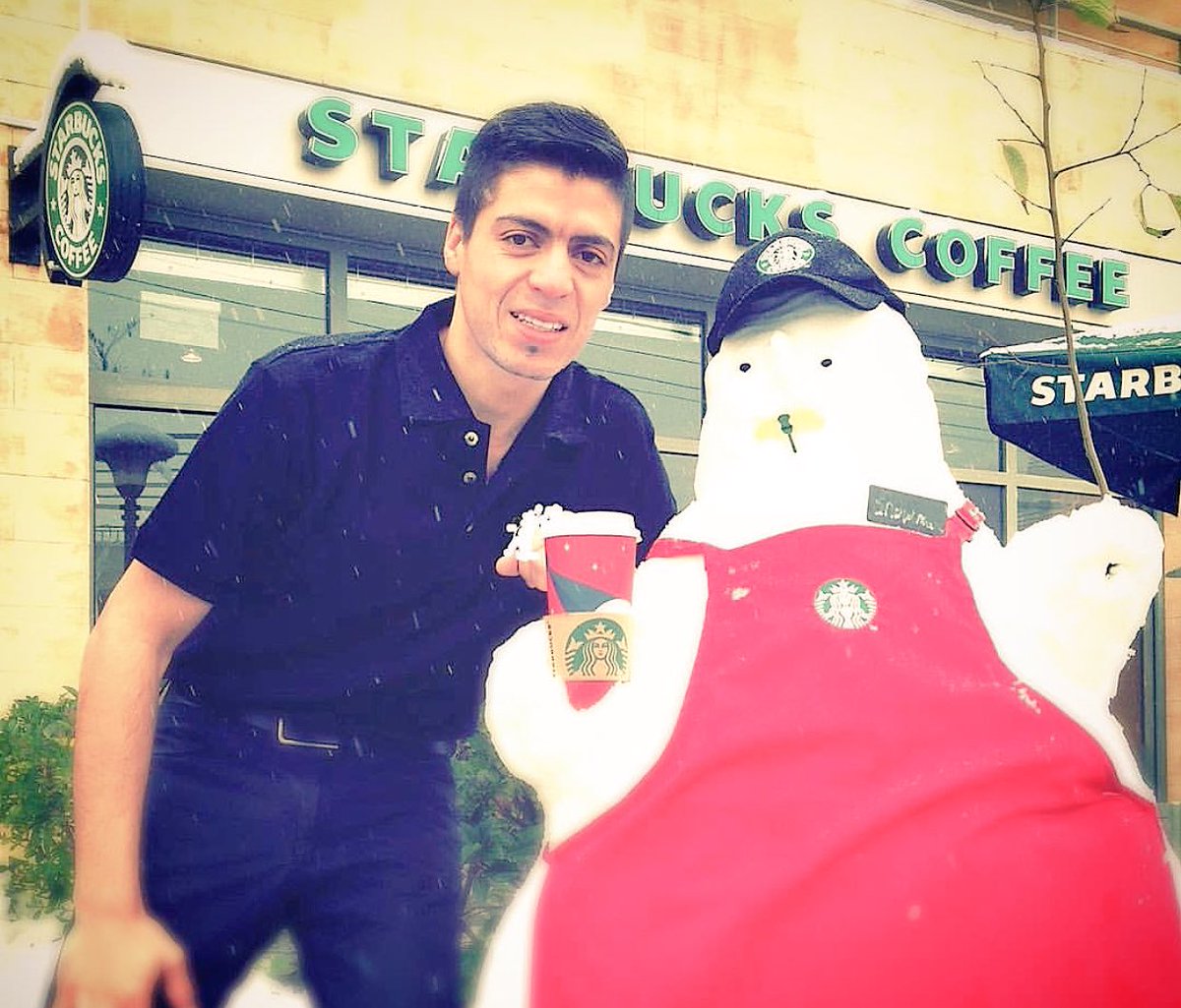 Merry Christmas everyone 🎅🏼💚❤️

#starbucks #starbuckspartners 
@Starbucks @starbucksprtnrs @Starbucksnews #MerryChrismas
#tb to 2013