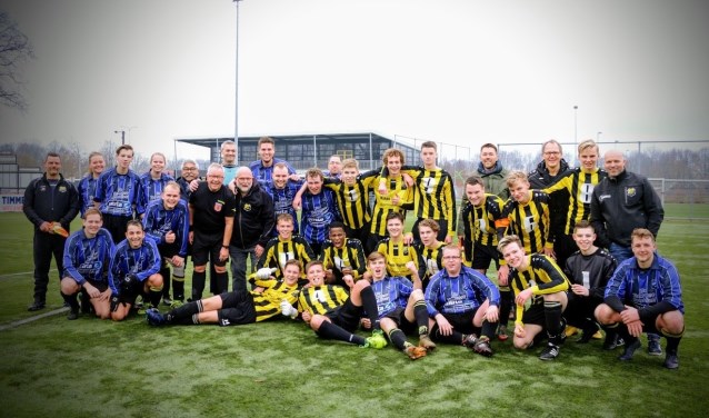 DOS'37 houdt 'traditional' in ere dekoerier.nl/nieuws/sport/8…