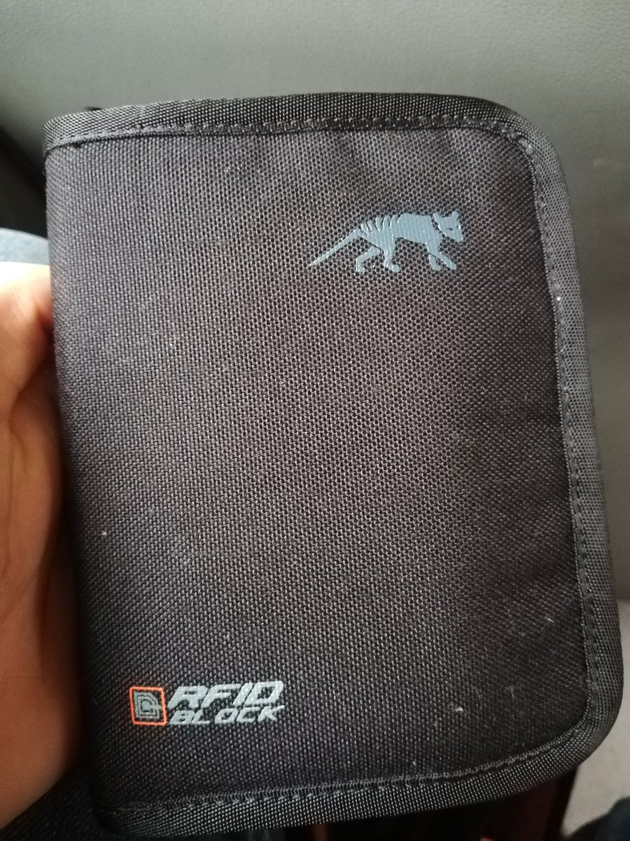 TheBeast_you's tweet photo. @MontanaBlack Neues portmone für das Geld was ich nicht habe lul #MeinMonte https://t.co/q2MnEG1Gaq