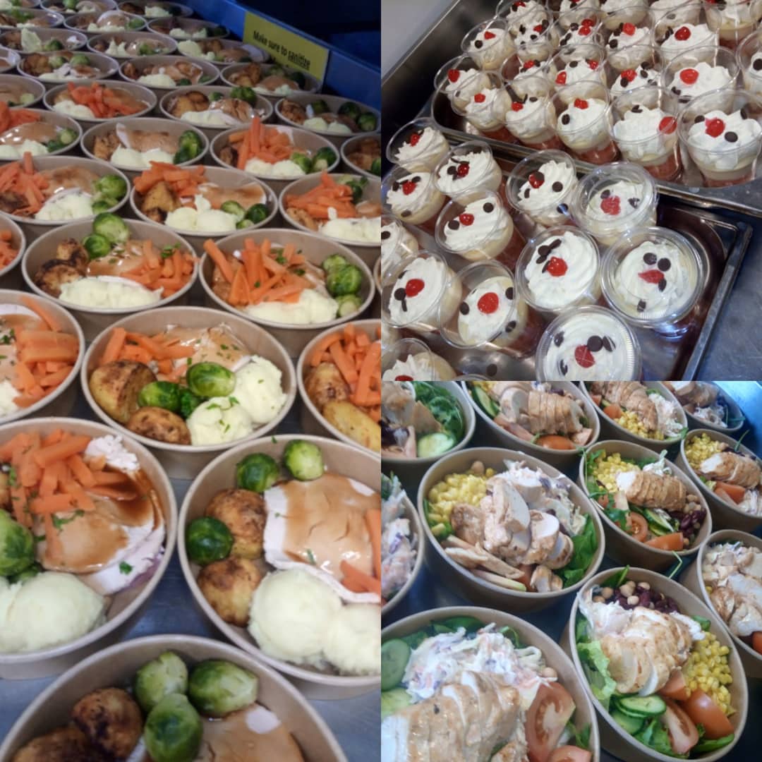 iisymon's tweet photo. #merrychristmas #workplace #takeout #lunch #diner #turkeyham #cajunchickensalad #mushroomrisotto #triffle #lovephotography #lovefoods #lovecooking #picoftheday #teamworkmakesthedreamwork #freshcooking #cheflife #christmas2019 #wednesday #cookingforpatientandstaff #coolday https://t.co/thUFSvKpmB