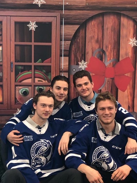 Merry Christmas and Happy Holidays from the Steelheads family!🎅🏼☃️🎄