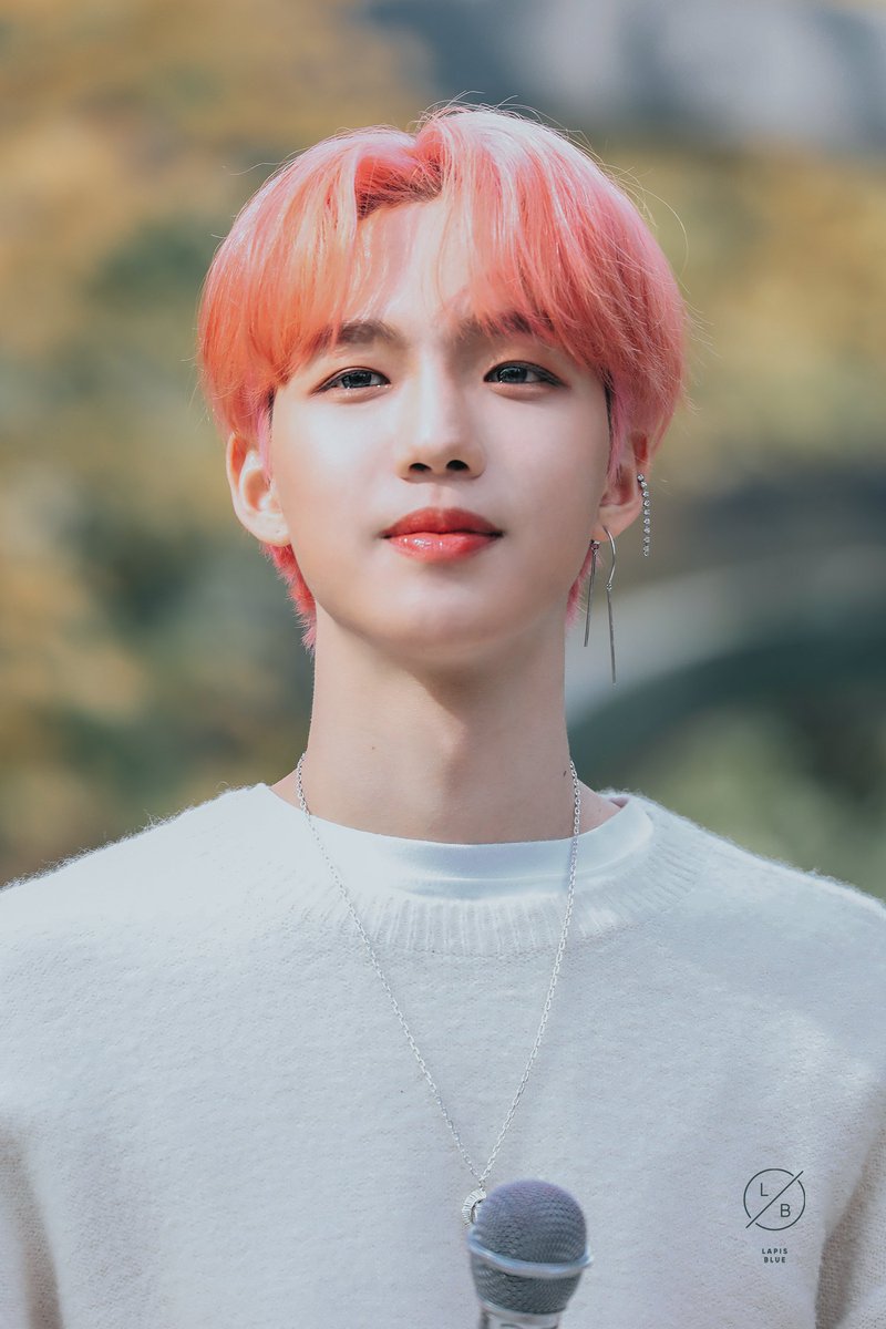 LAPISBLUE170906's tweet photo. 🎁HAPPY YOUNGMIN DAY🎁

#크리스마스의_선물_임영민
#MERRY_BDAY_YOUNGMIN
#ab6ix #youngmin #임영민 https://t.co/WAaIjCVfr2
