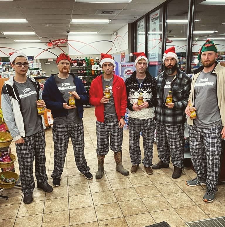 0blur1's tweet photo. merry. https://t.co/oXGYZlZsZC