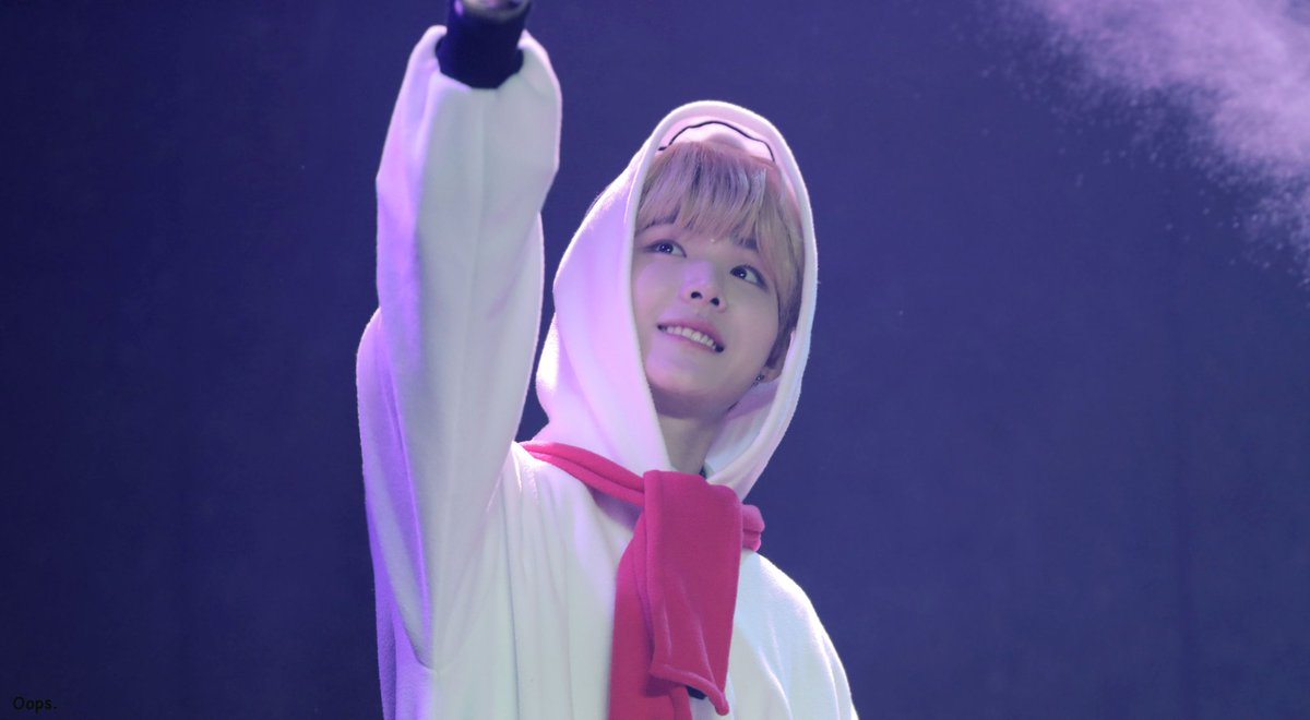 Oops971027's tweet photo. 191225 #이미담 #LEEMIDAM https://t.co/Fp7fIhidRp