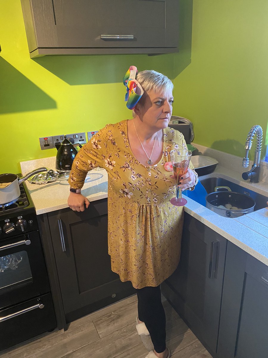 mayne_sam's tweet photo. Happy birthday Yvonne https://t.co/EAugNcz7Rx