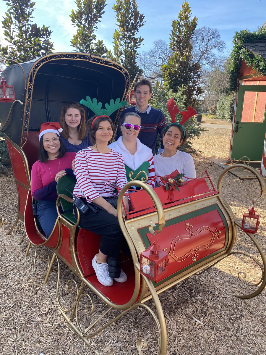 KKTrailTime's tweet photo. Merry Christmas from the Public Events Team @dallasarboretum https://t.co/2bIK3nZhYu