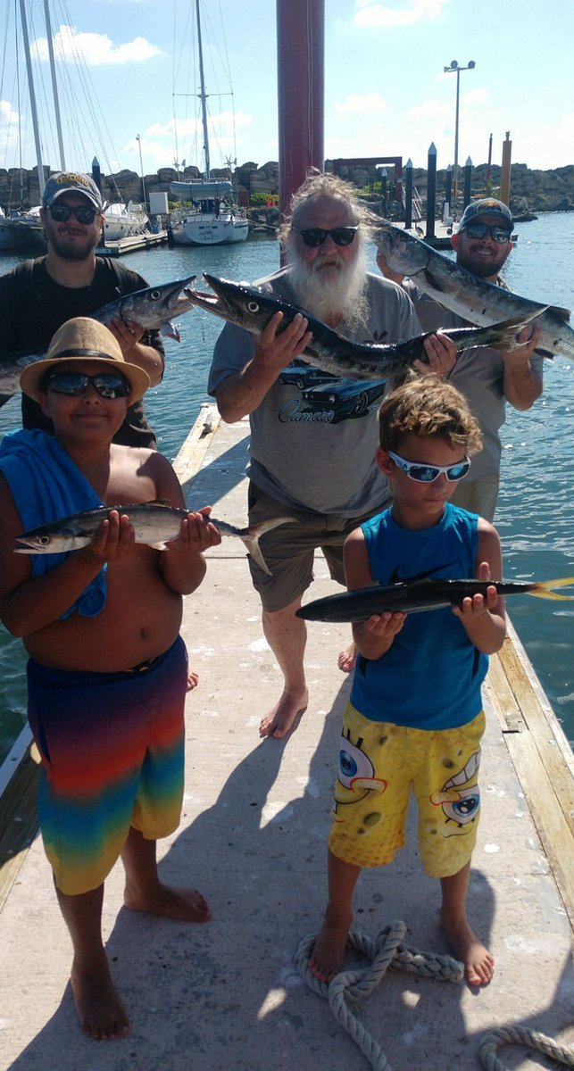 LouisGiroux's tweet photo. #sailing #fishing #familyfun in Riviera-maya mexico https://t.co/80nbdkcA8C
