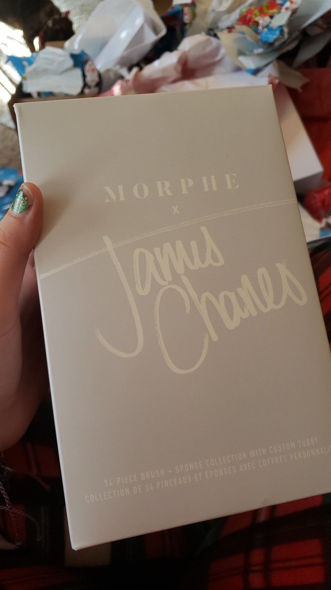 thebandsfinatic's tweet photo. @jamescharles finally got your brushes!! Im so happy! Now I can dip into your palette!! I love them! 😍😍 https://t.co/v0zXMDNdME