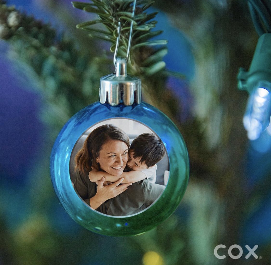 CoxComm's tweet photo. The holidays are even better when you spend them with people you love 🎄
#MerryChristmas https://t.co/ME2oDzjVtB