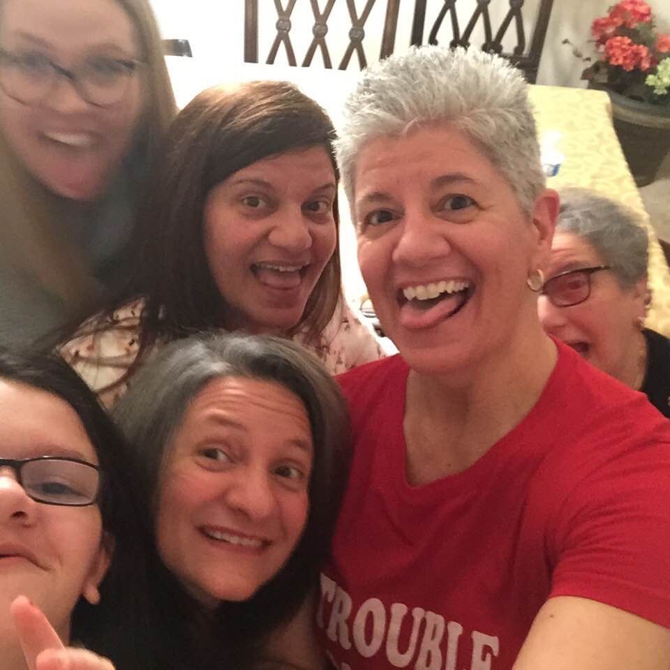 ruffolos_2's tweet photo. From our crazy famiglia to yours, Merry Christmas! https://t.co/WqyRdD9ys1