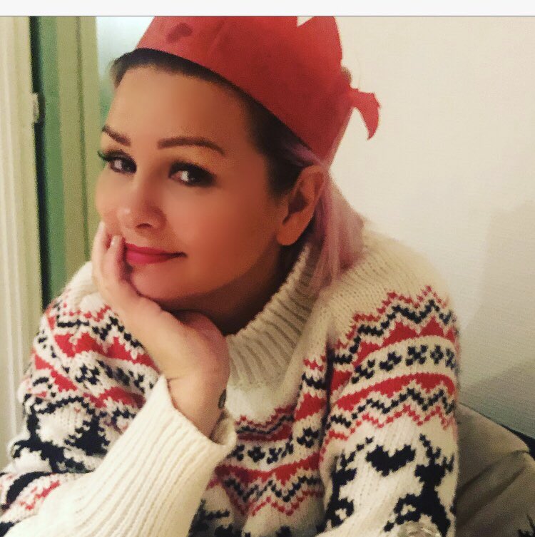 ALONESTAR1's tweet photo. Happy Xmas to you all! 
It’s been such a Lovely Christmas with my Girls xxxx❤️❤️❤️🎉🎉🎉🎄🎄🎄xxx https://t.co/i76RmrkRdR
