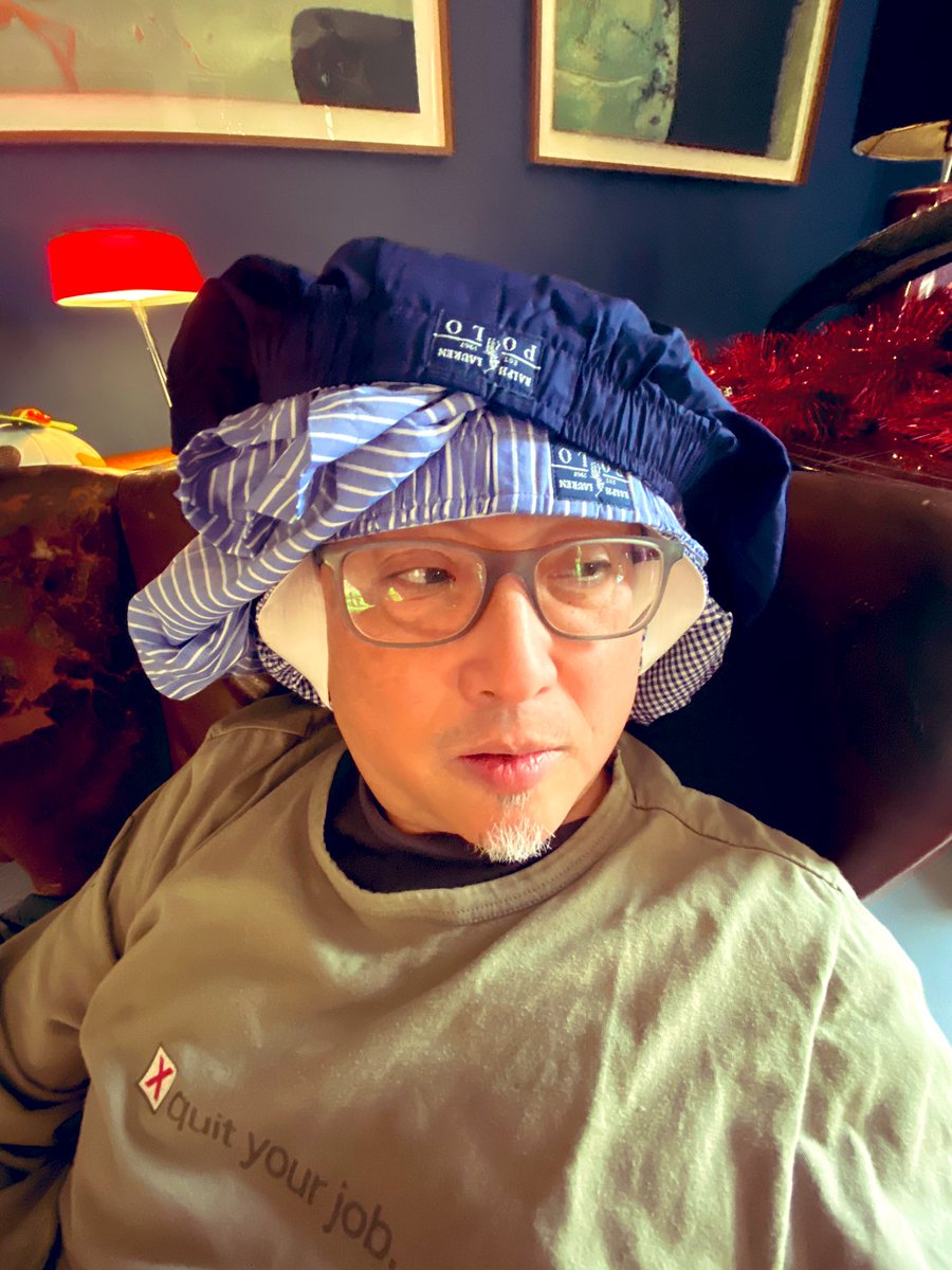 GLASGOW_DIAZ's tweet photo. When you’re already wearing a shirt that says ‘quit your job’ & your son gifts you a handmade tee saying
‘nothing matters’ #thingsgetreal #merrychristmas #verygrateful #glasgowdiaz #2020 https://t.co/GlHT4l2rvE
