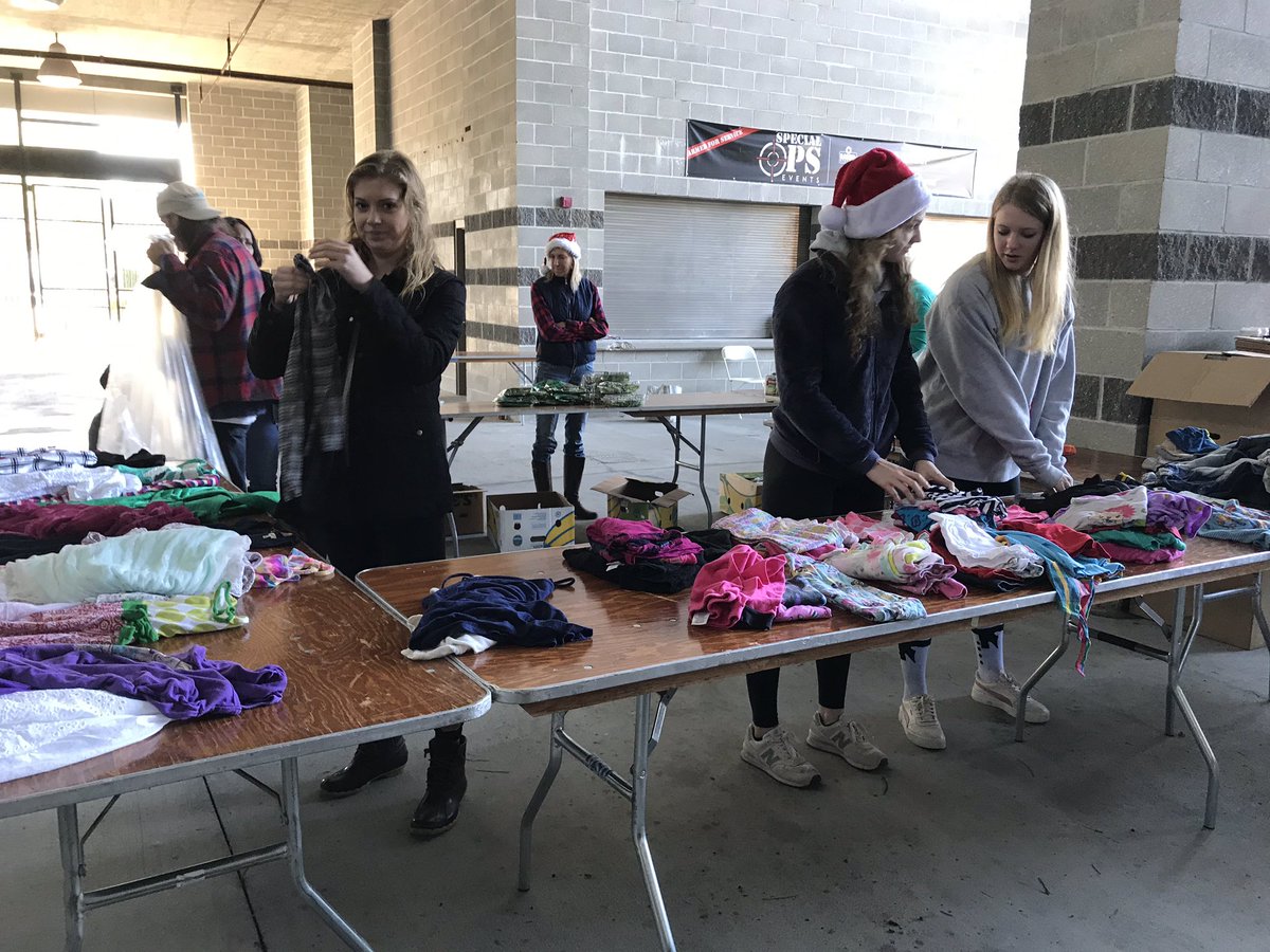 jtighe08's tweet photo. Around 300 volunteers, including families who volunteer every year for @Withoutwallschs ministry Birthday party for #Jesus at @Citadel1842 in Hagood Stadium. 1,000 plus gifts, food + clothing donations @ABCNews4 #chsnews #chs #Christmas https://t.co/MUNV5b4LYv
