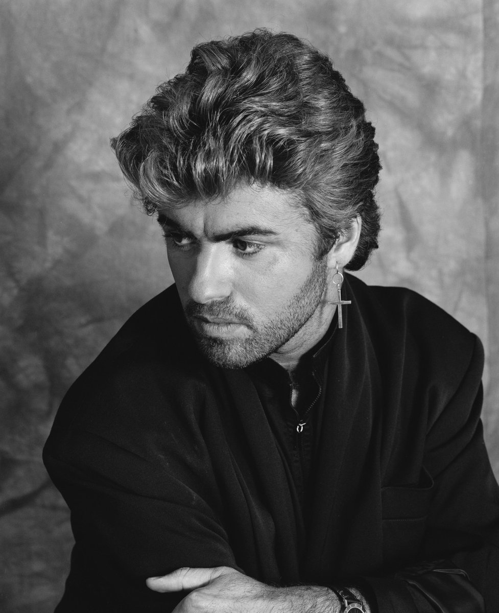 landofthe80s's tweet image. Three years ago today George Michael passed away at the age of 53. #ripgeorgemichael #80s