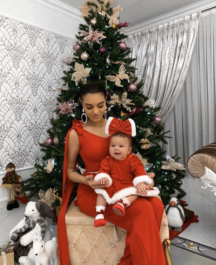 ThisIsKarmen's tweet photo. Merry Christmas! Primul Craciun cu ea ❤️ https://t.co/RLiVLAGB8P