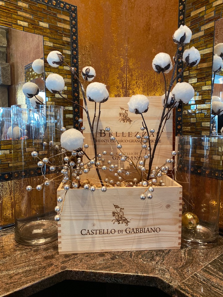 #BuonNatale! (That's #Italian for Merry Christmas!) We hope that you and your #family are enjoying all the joy and good tidings of the season today.