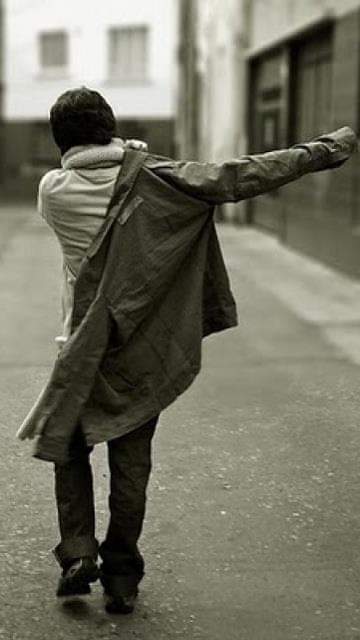 morgan_mika's tweet photo. أركض بَعيداً ولآ تَنظر للخَلف , لأن مَن يَجعلُكَ حَزيناً يَستطيع أن يَجعلُكَ تَضحك , ولكنَهُ لآ يُريد ! ولآ تَصبر على الأشياء التي تَجعلُكَ حَزيناً لأنها لَن تتغير , هَذهِ الأشياء وَحدها تَكون أمآ في البدايه https://t.co/GU6yJoSqnU